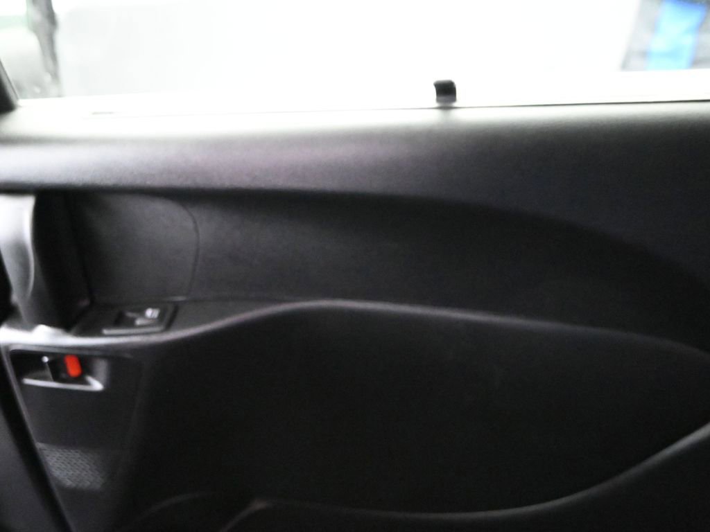 Used 2025 Chrysler Pacifica Select image 36