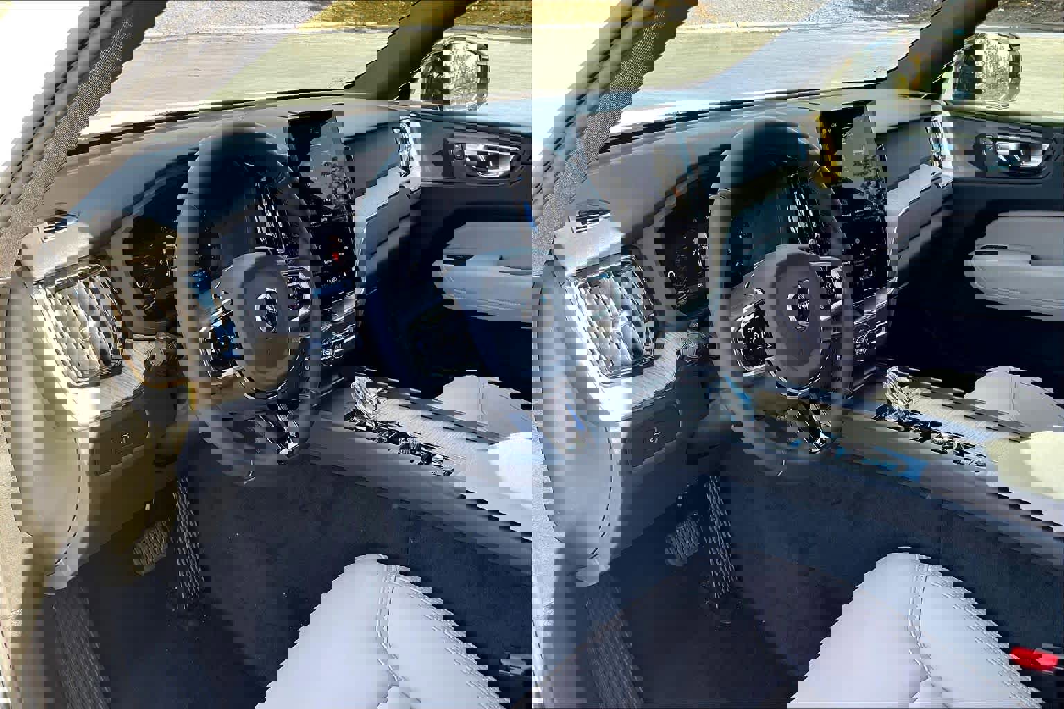 New 2026 Volvo XC60 B5 Plus w/ Protection Package Premier image 8