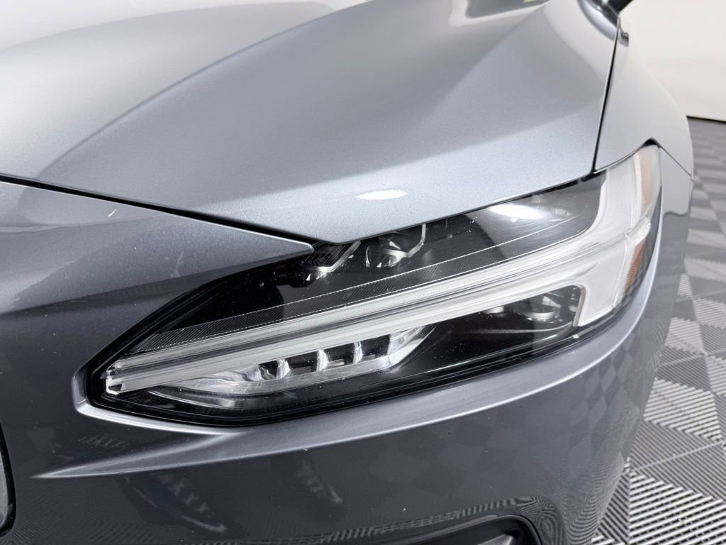 Used 2019 Volvo S90 T6 Momentum image 29