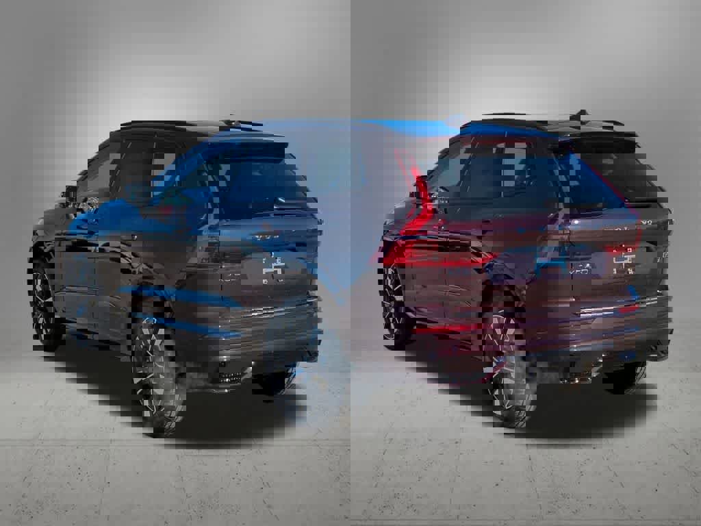 New 2026 Volvo XC60 B5 Plus w/ Protection Package Premier image 4