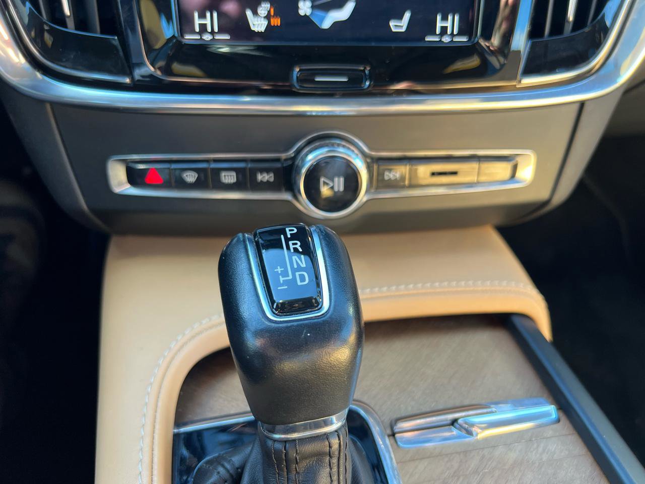 Used 2020 Volvo S90 T6 Inscription image 23