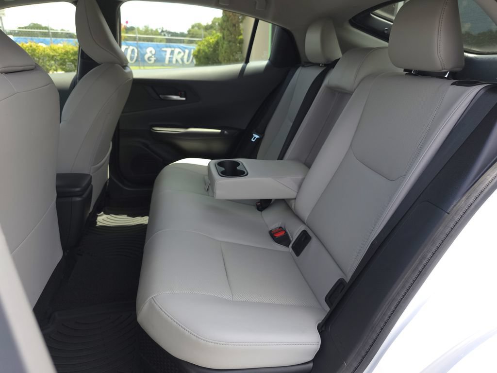 Used 2024 Toyota Prius XLE FWD image 14