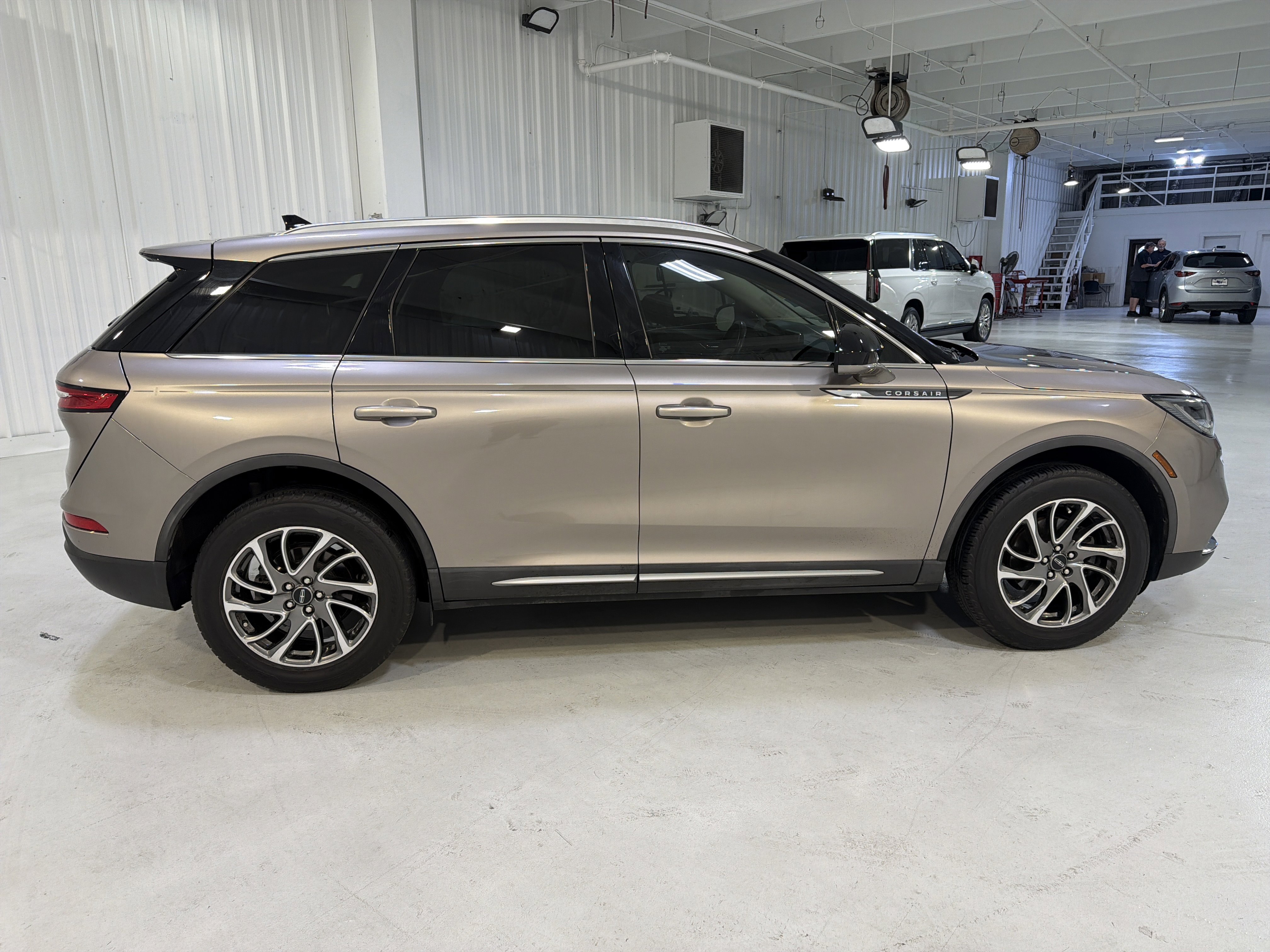 Used 2021 Lincoln Corsair FWD image 6