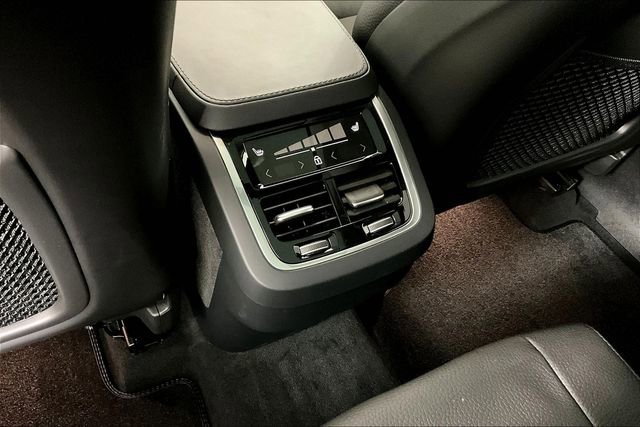 Used 2024 Volvo XC90 B5 Plus image 35