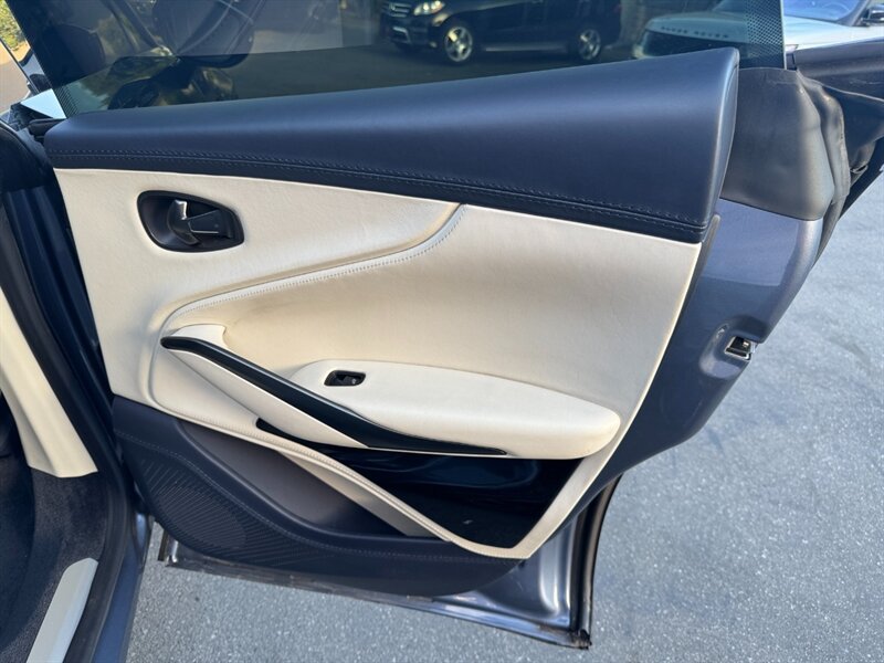 Used 2022 Aston Martin DBX AWD/4WD image 35