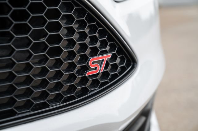 Used 2016 Ford Focus ST image 25
