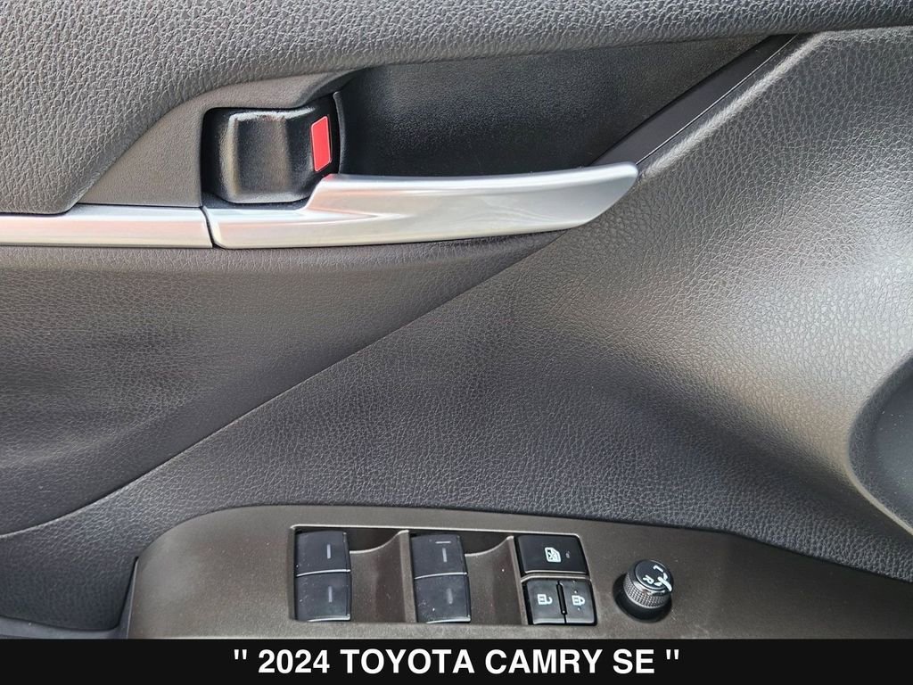 Used 2024 Toyota Camry SE FWD image 15