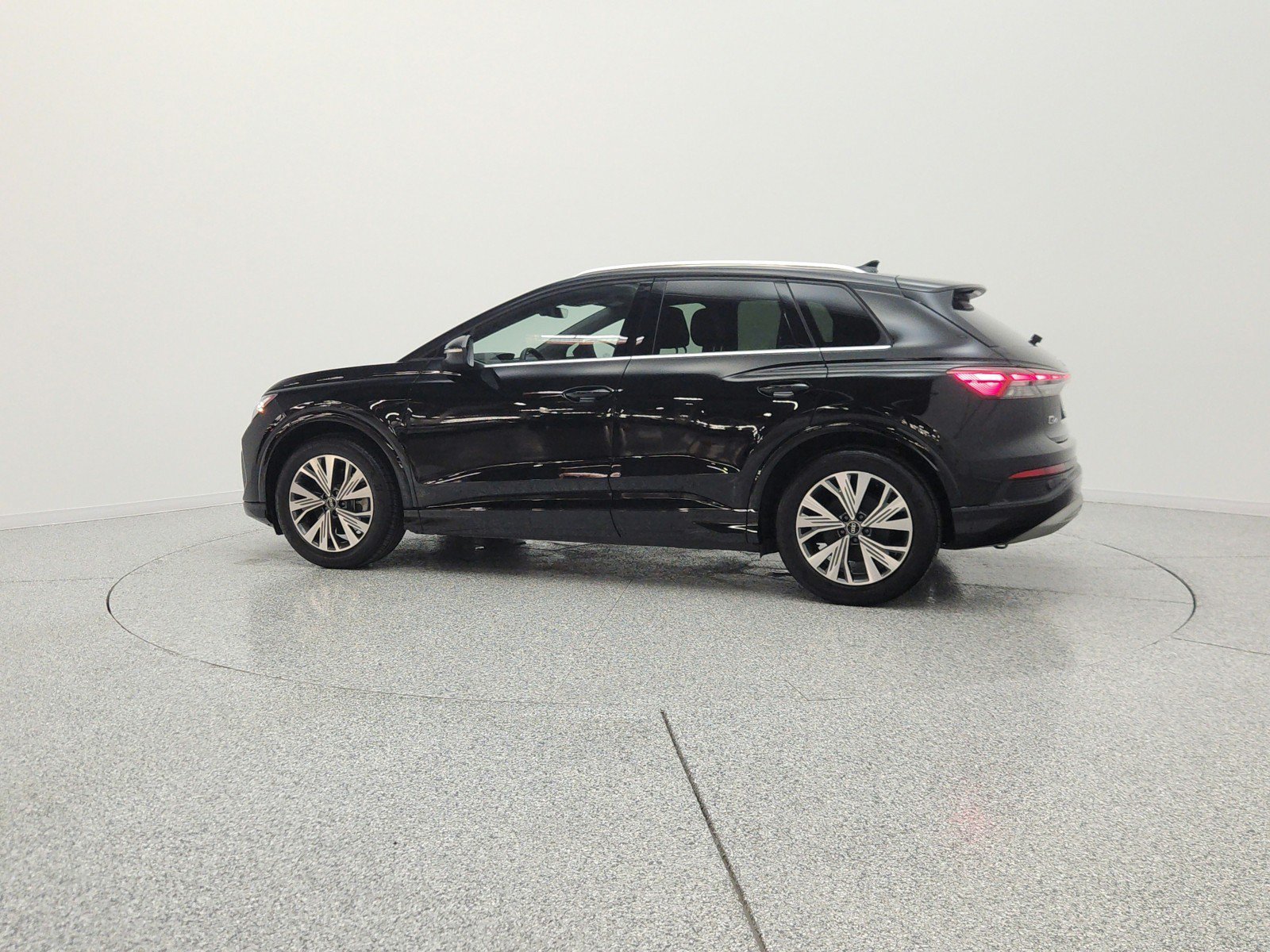 Used 2023 Audi Q4 e-tron Premium Plus w/ Premium Plus RWD image 8