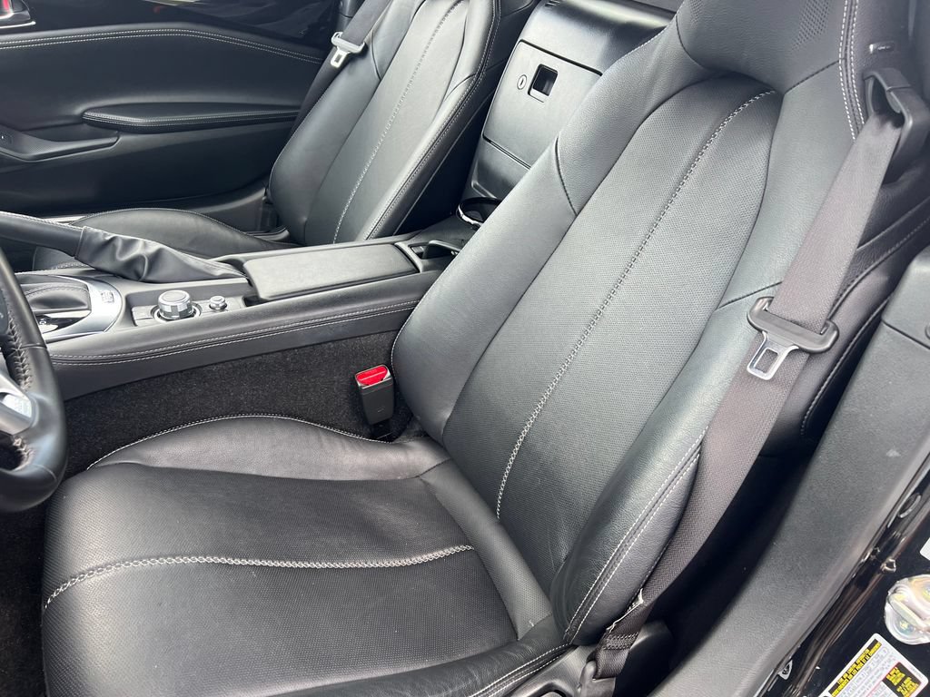 Used 2025 MAZDA MX-5 Miata RF Grand Touring RWD image 11