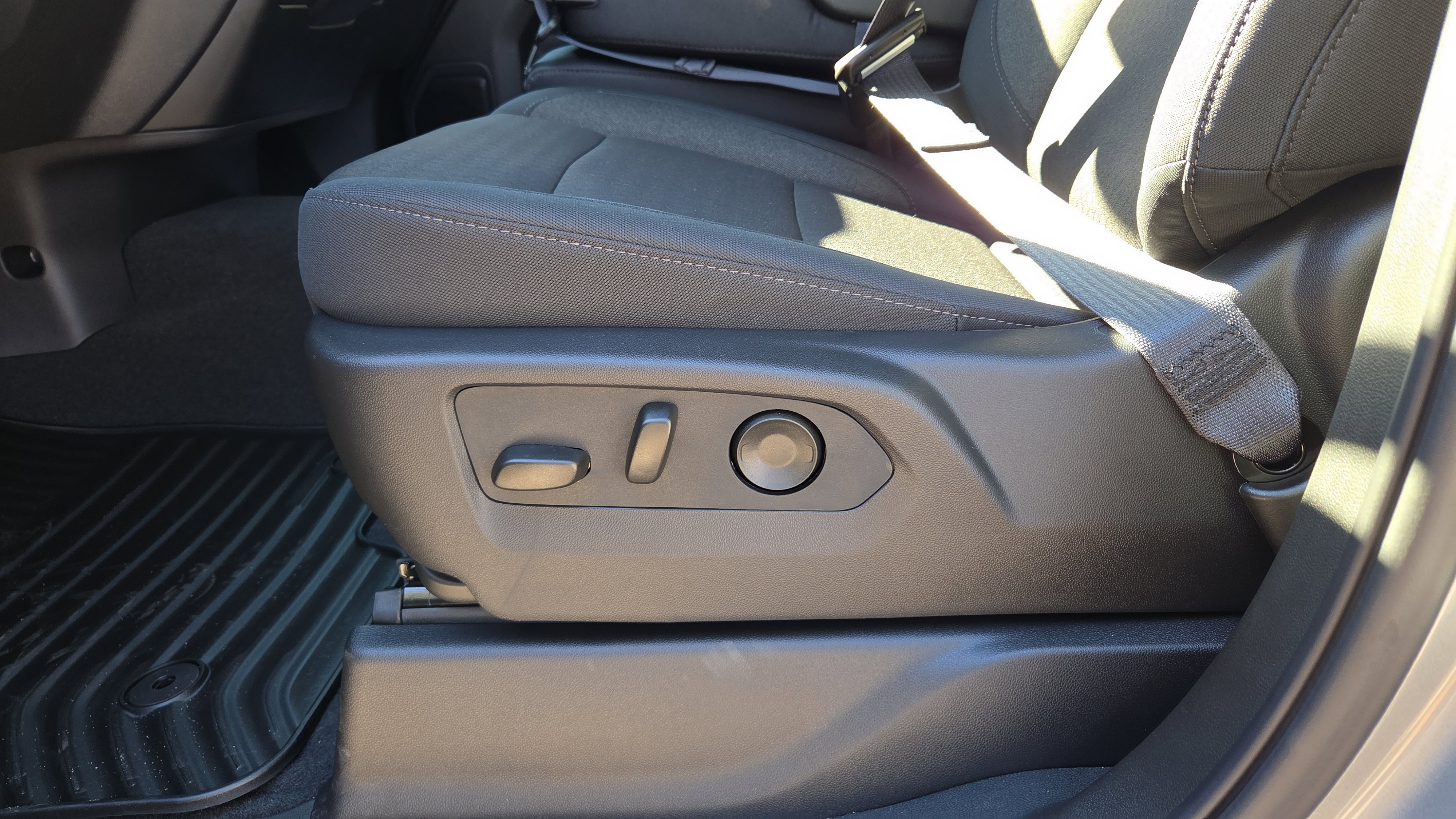 New 2026 Chevrolet Silverado 1500 Custom Trail Boss w/ LPO, Dark Essentials Package image 20