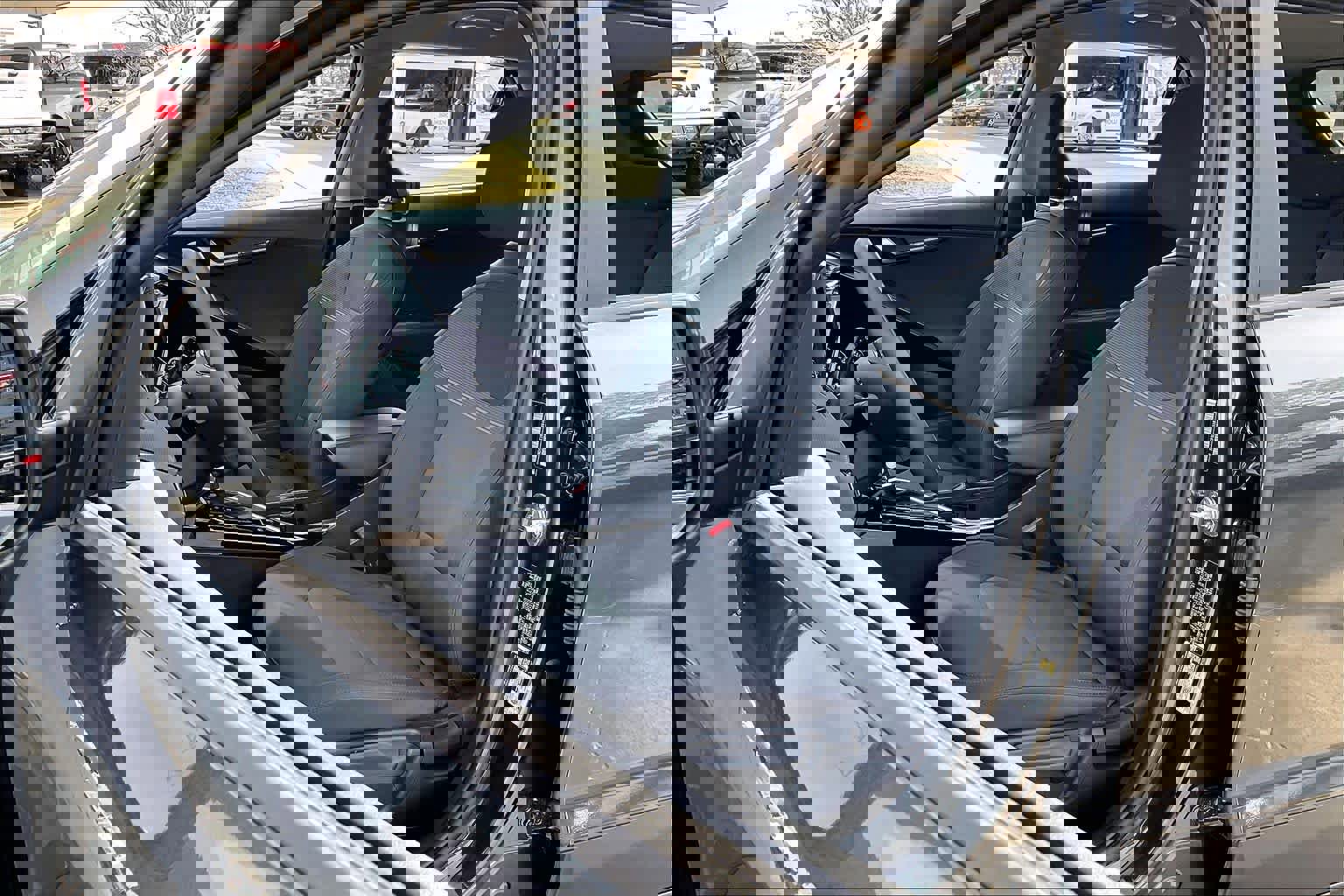 Used 2024 Kia Niro LX image 8