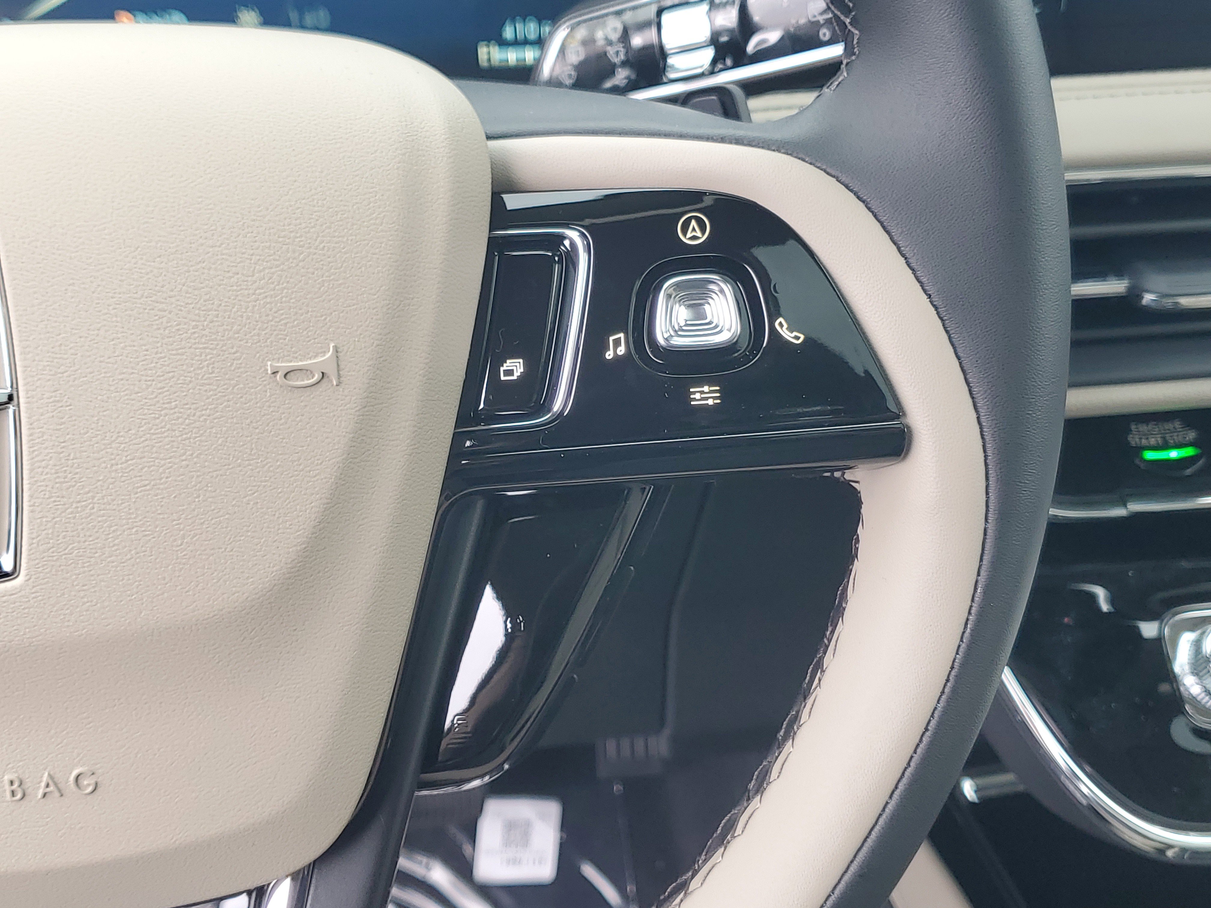 New 2026 Lincoln Corsair Premiere AWD/4WD image 18