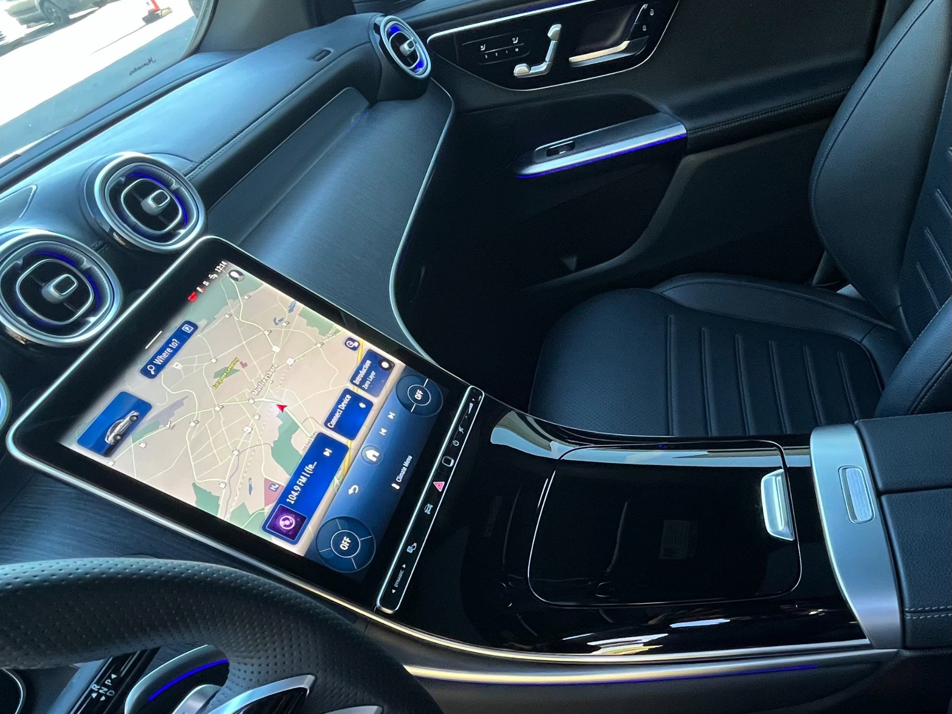 Used 2025 Mercedes-Benz GLC 300 4MATIC NIGHT PKG, AMG LINE PKG image 15