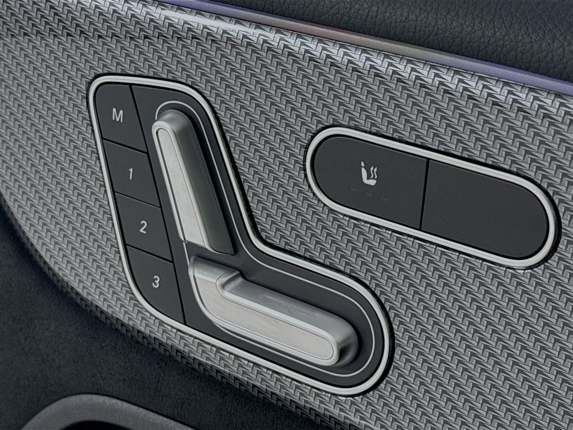 Used 2025 Mercedes-Benz GLB 250 image 20