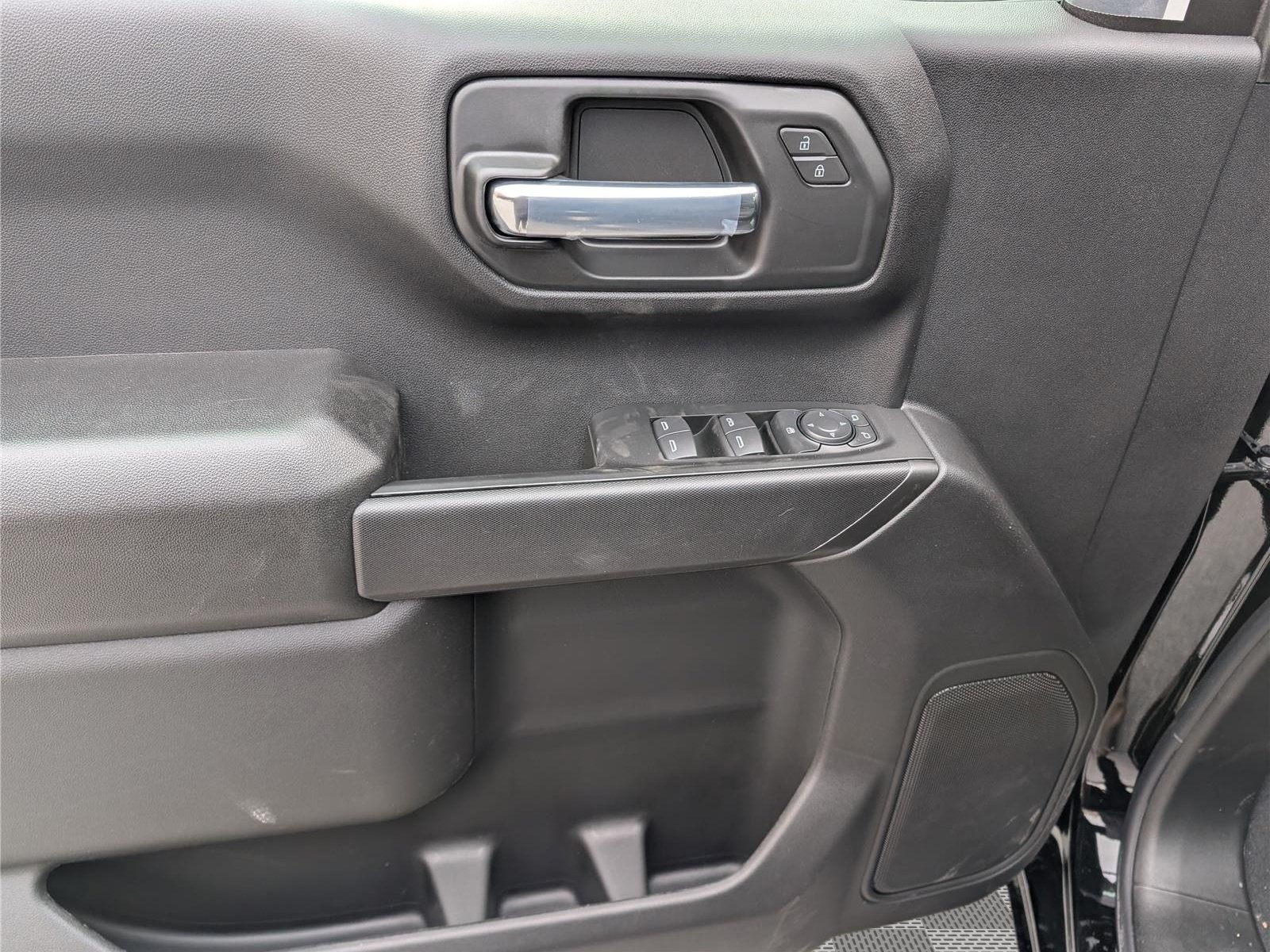 New 2026 Chevrolet Silverado 1500 Custom w/ Turbomax Blackout Package AWD/4WD image 15