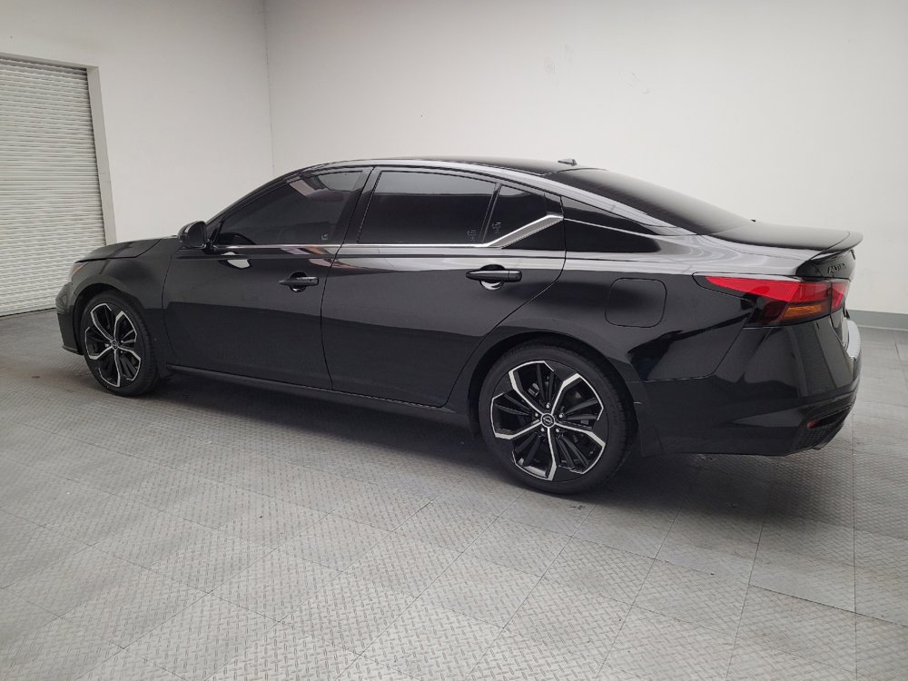 Used 2023 Nissan Altima 2.5 SR w/ SR Premium Package image 3