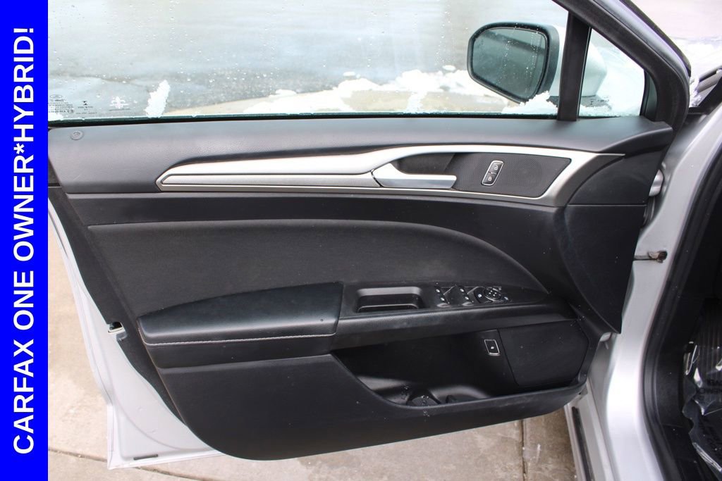 Used 2019 Ford Fusion SE FWD image 19