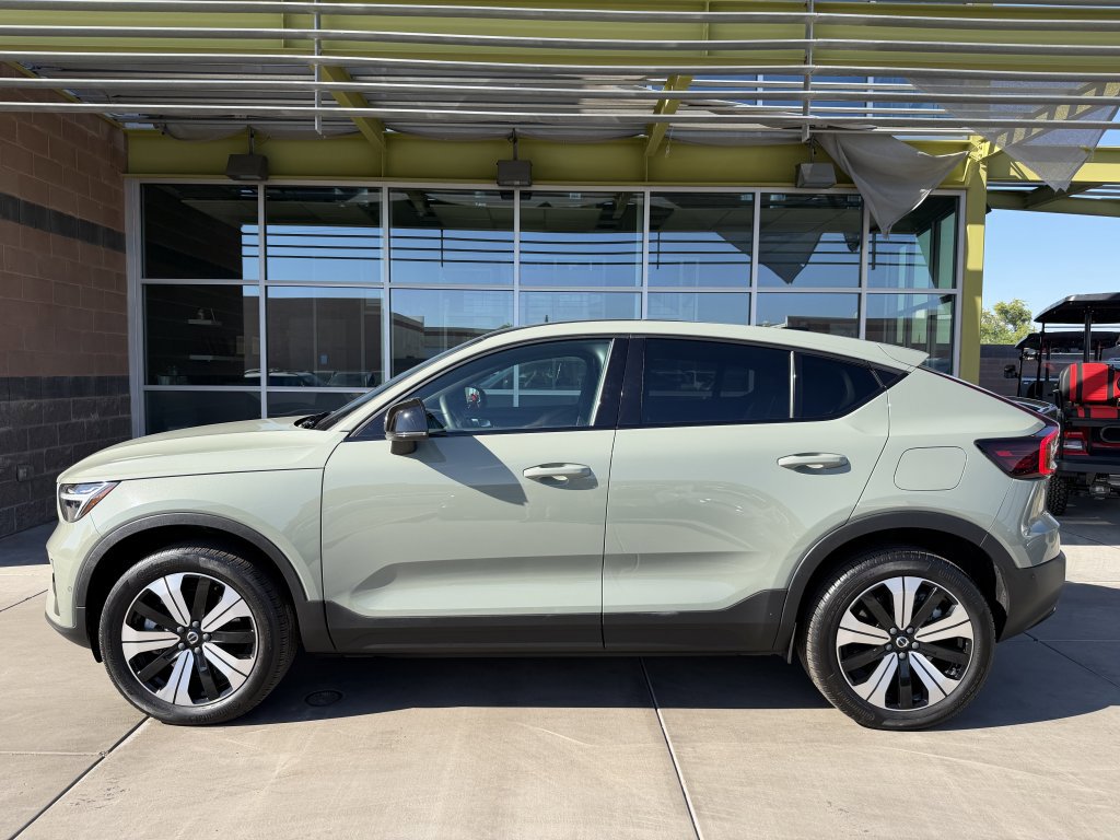 Used 2023 Volvo C40 P8 Recharge Plus image 7