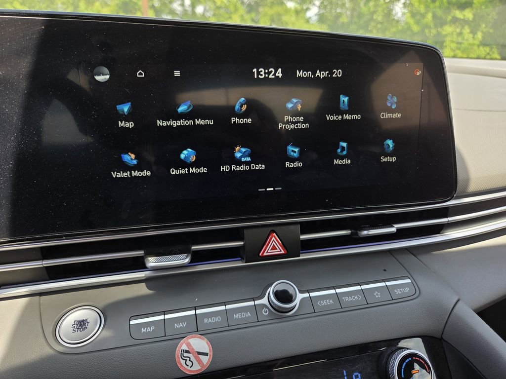 Used 2024 Hyundai Elantra SEL FWD image 10
