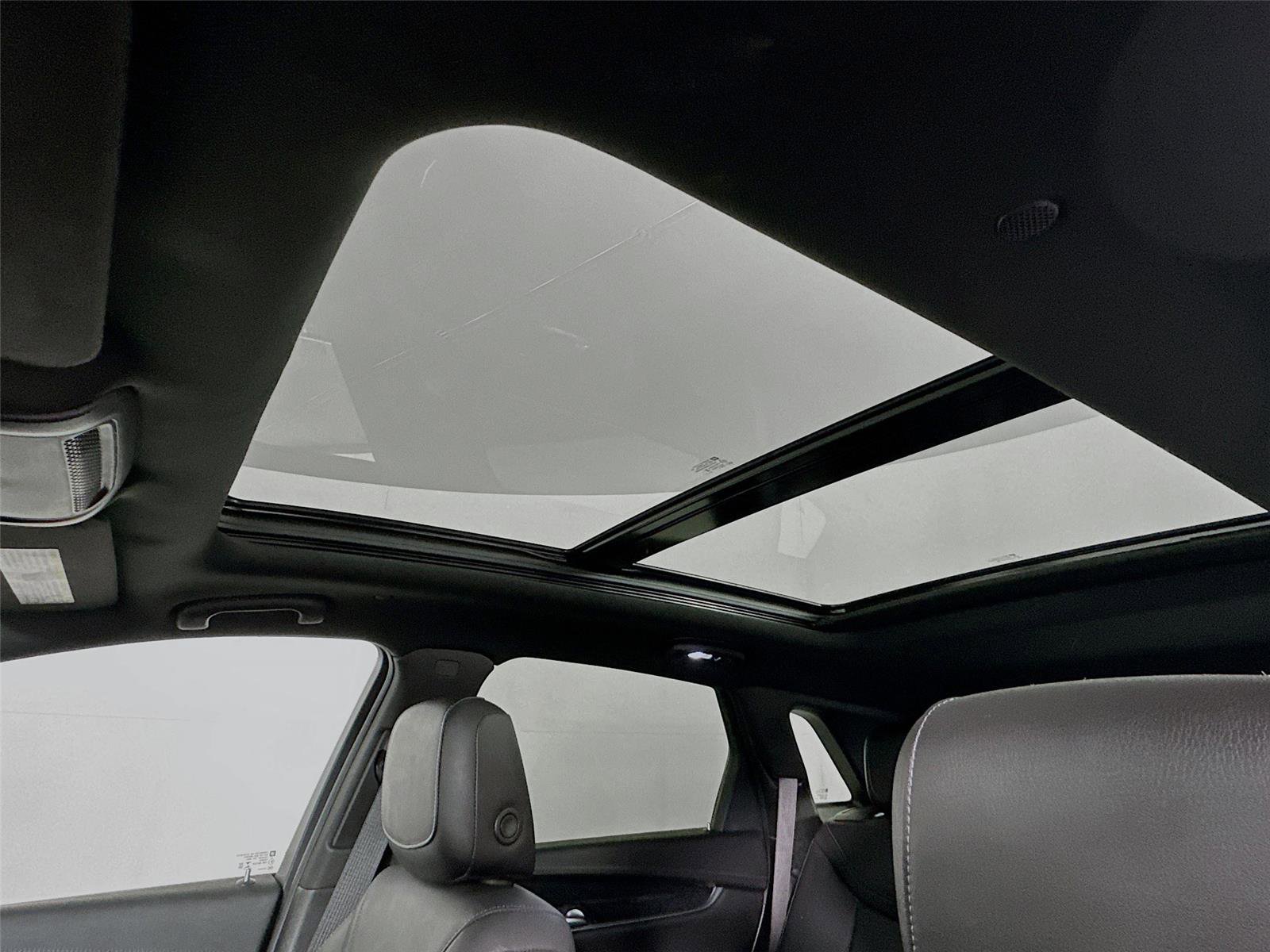 Used 2023 Cadillac XT5 Premium Luxury image 17