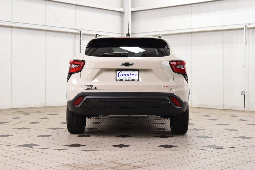 New 2026 Chevrolet Trax RS w/ Sunroof Package FWD image 7