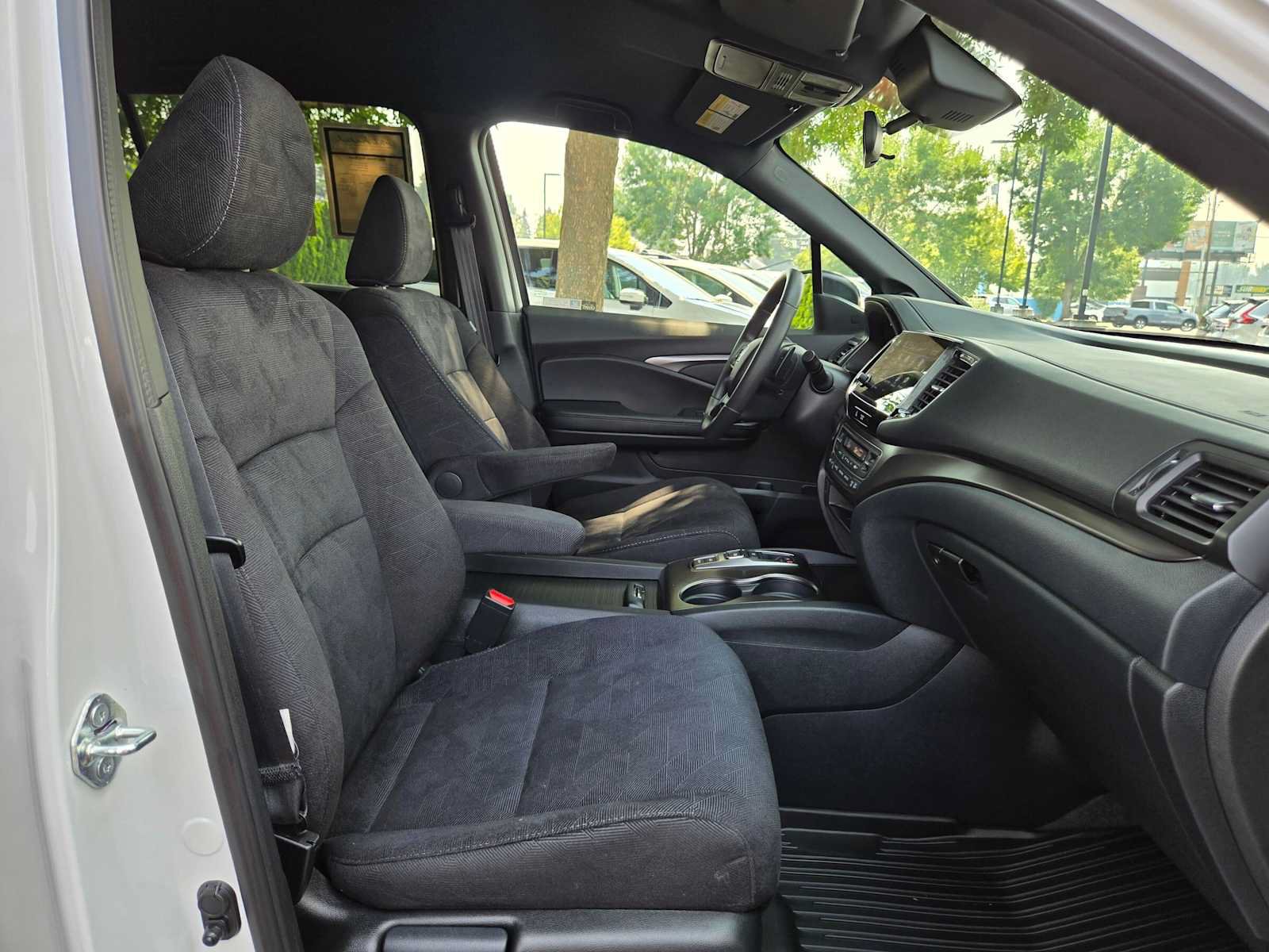 Used 2022 Honda Pilot Sport image 11