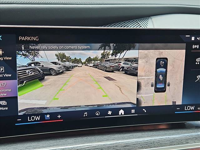 Used 2024 BMW i7 xDrive60 w/ Executive Package AWD/4WD image 14