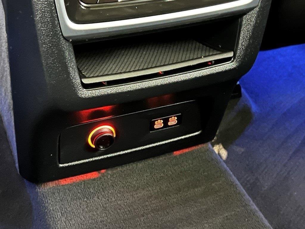 Used 2024 BMW X7 M60i w/ Executive Package image 24