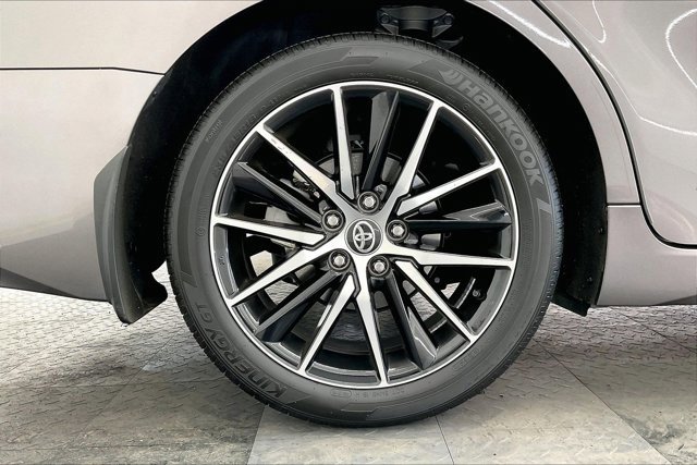 Used 2024 Toyota Camry SE image 8