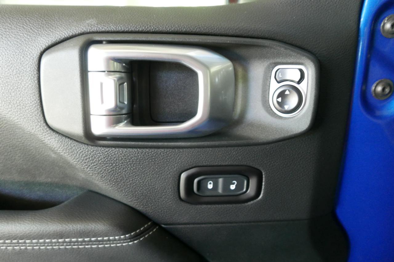 Used 2020 Jeep Gladiator Overland image 18