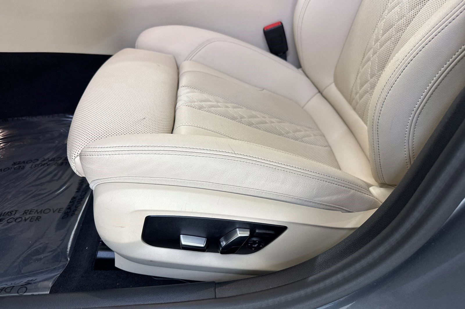Certified 2023 BMW 530i w/ Premium Package image 15