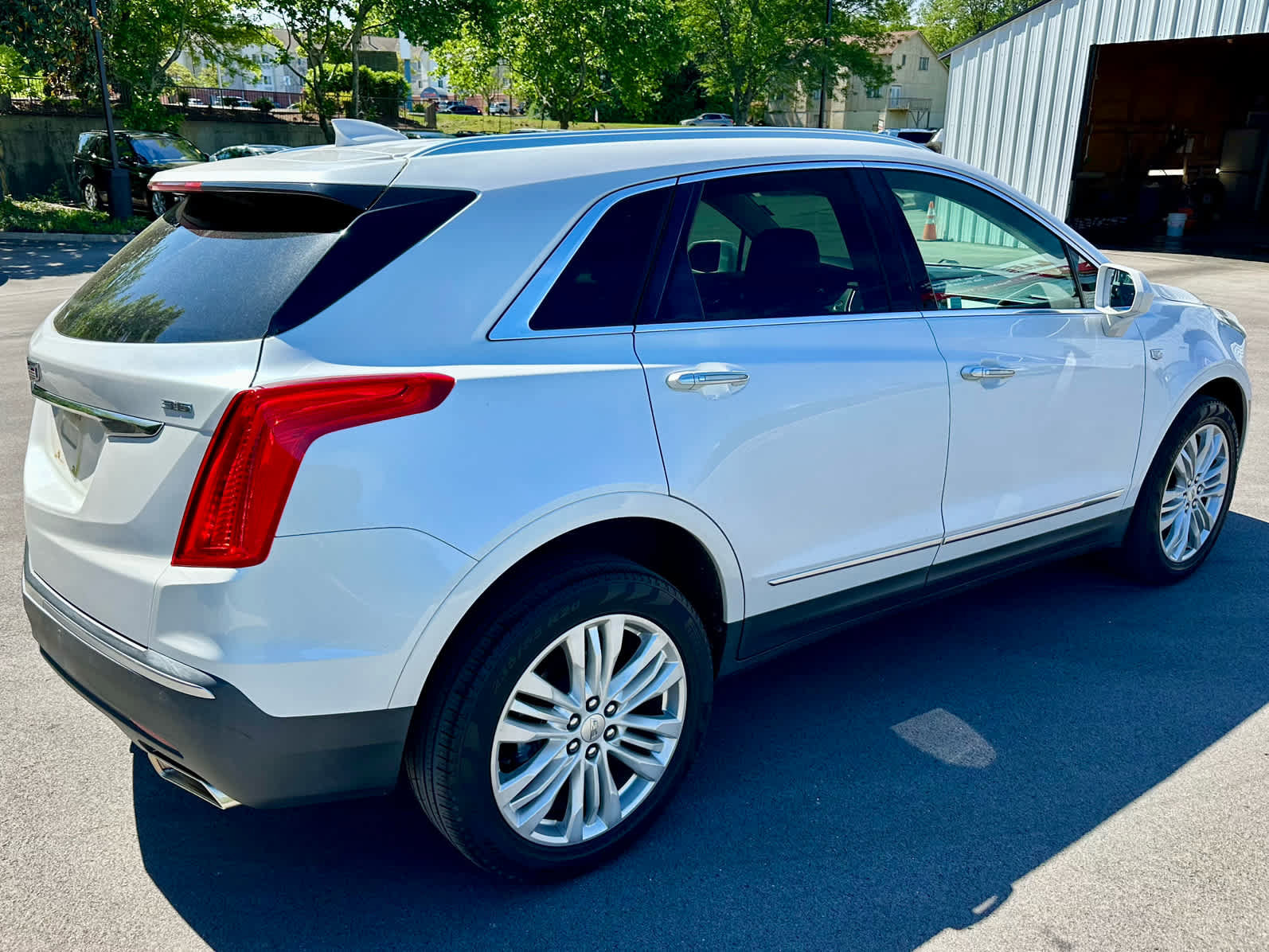 Used 2017 Cadillac XT5 Premium Luxury FWD image 5