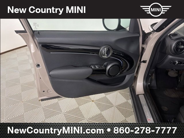 Used 2022 MINI Cooper S image 12