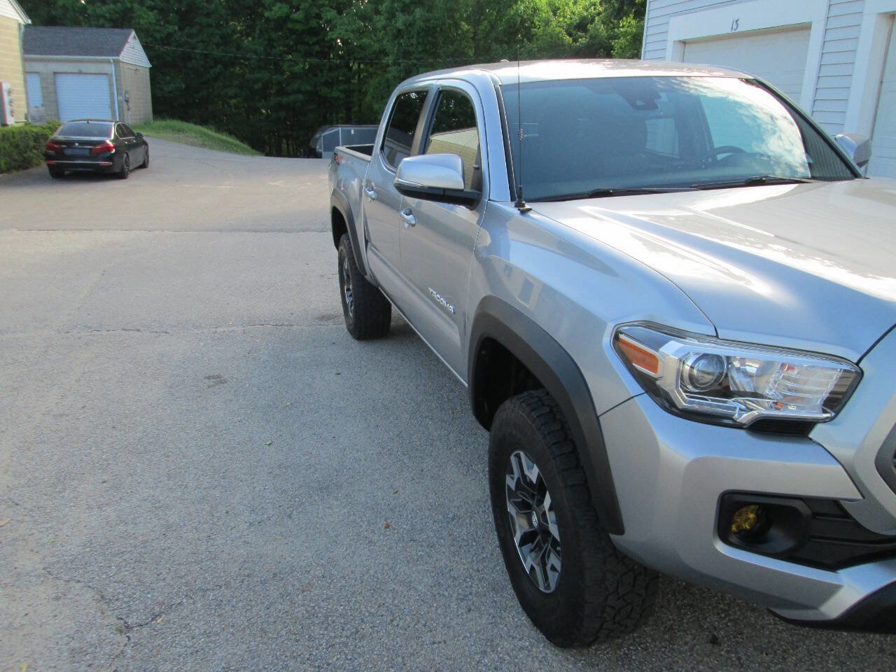 Used 2021 Toyota Tacoma TRD Off-Road AWD/4WD image 7