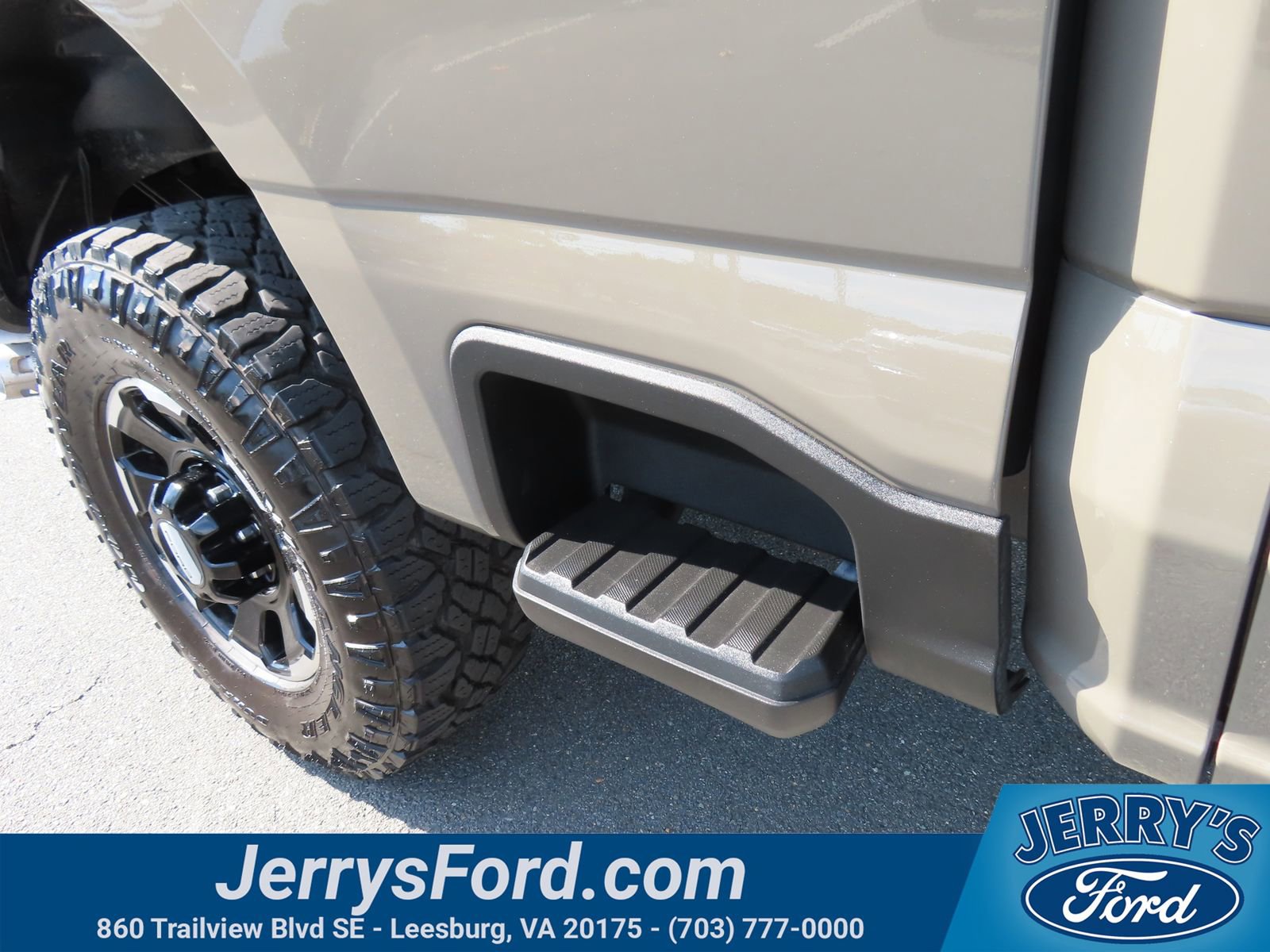 Used 2026 Ford F250 Lariat w/ Tremor Off-Road Package AWD/4WD image 13