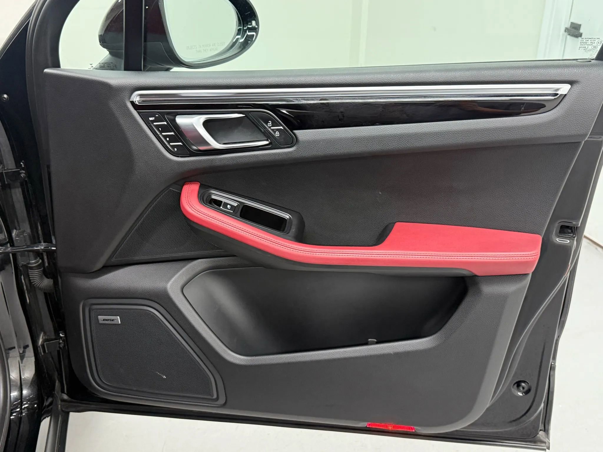 Used 2019 Porsche Macan Sport Edition image 18