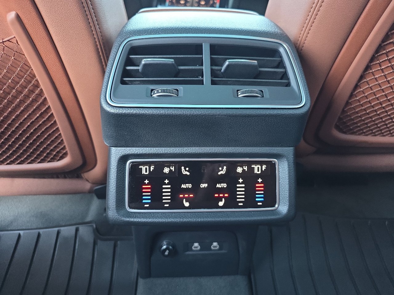 Used 2024 Audi Q8 e-tron Premium Plus w/ Premium Plus Package image 62