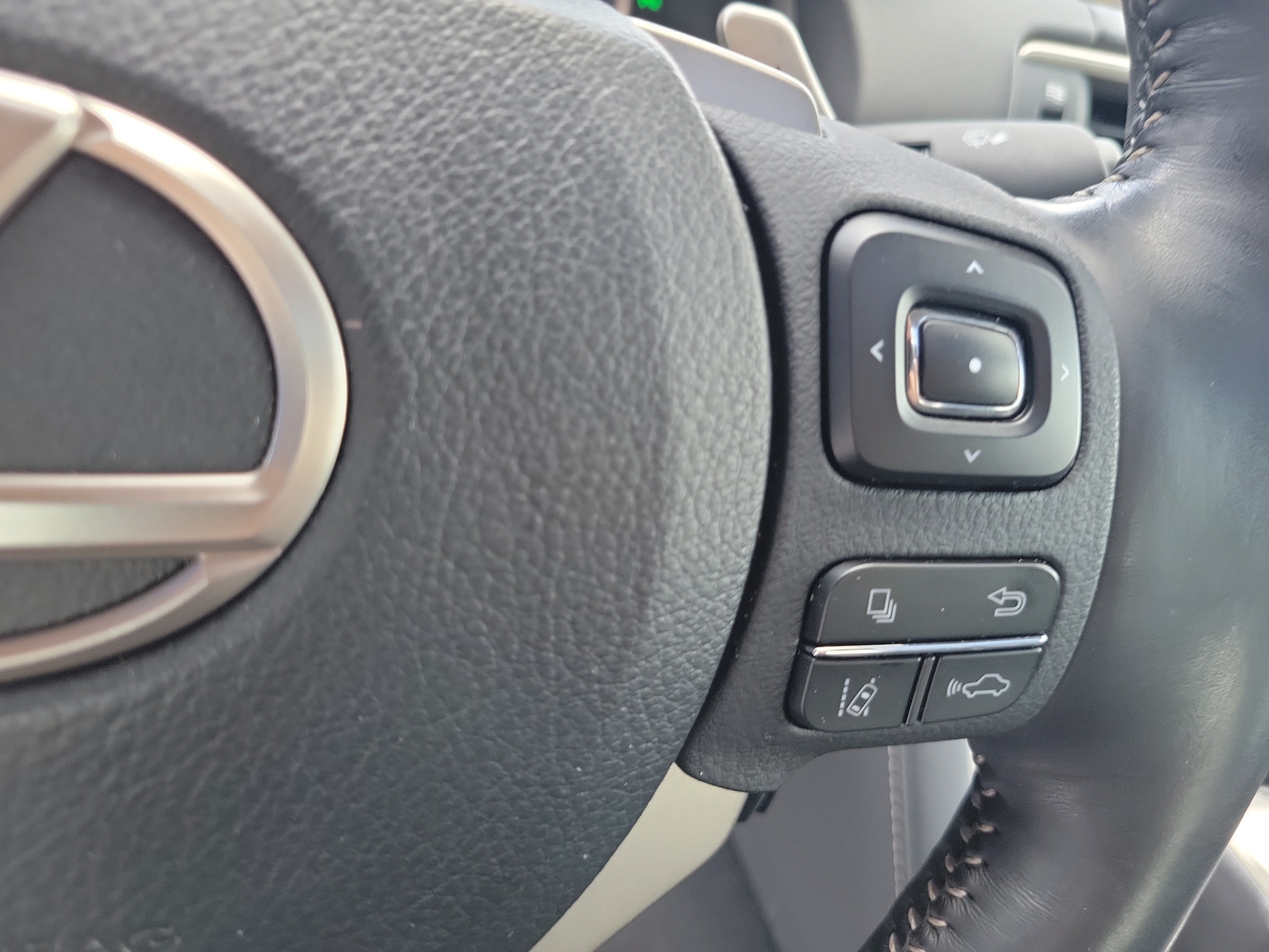 Used 2019 Lexus IS 300 w/ Navigation Package RWD image 25
