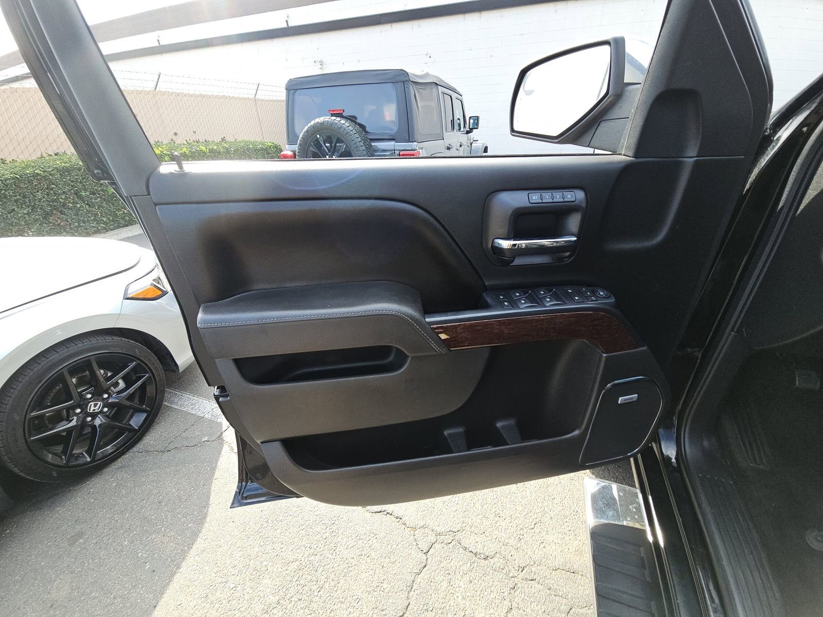 Used 2017 GMC Sierra 1500 SLT w/ SLT Premium Package image 9