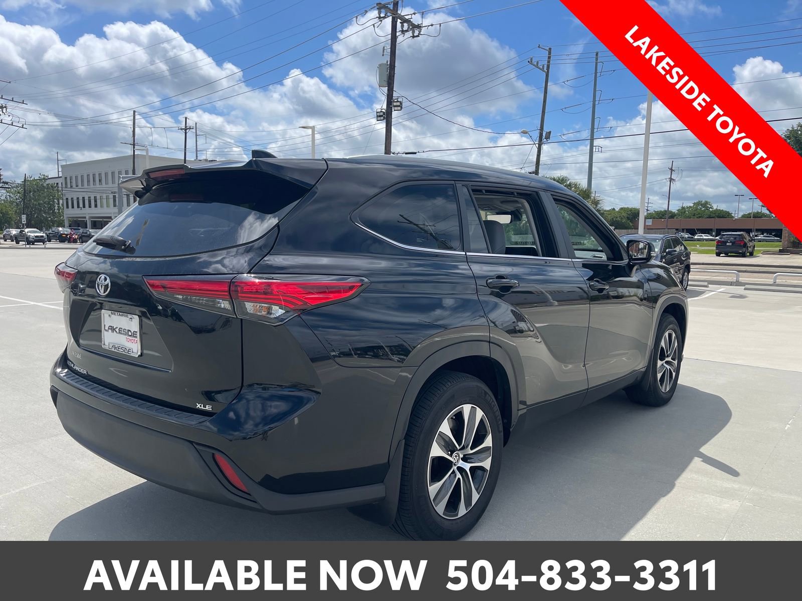 Used 2023 Toyota Highlander XLE FWD image 5