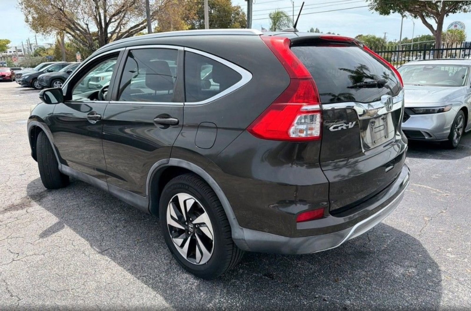 Used 2016 Honda CR-V Touring image 8
