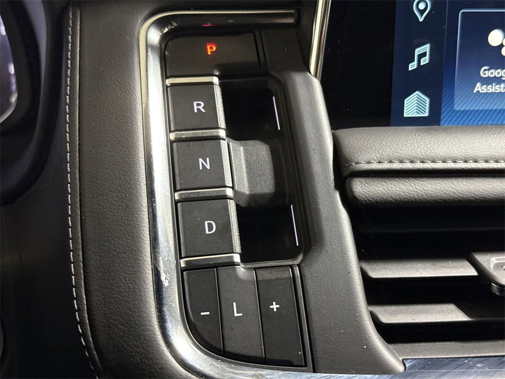 Used 2024 Chevrolet Suburban LT image 17
