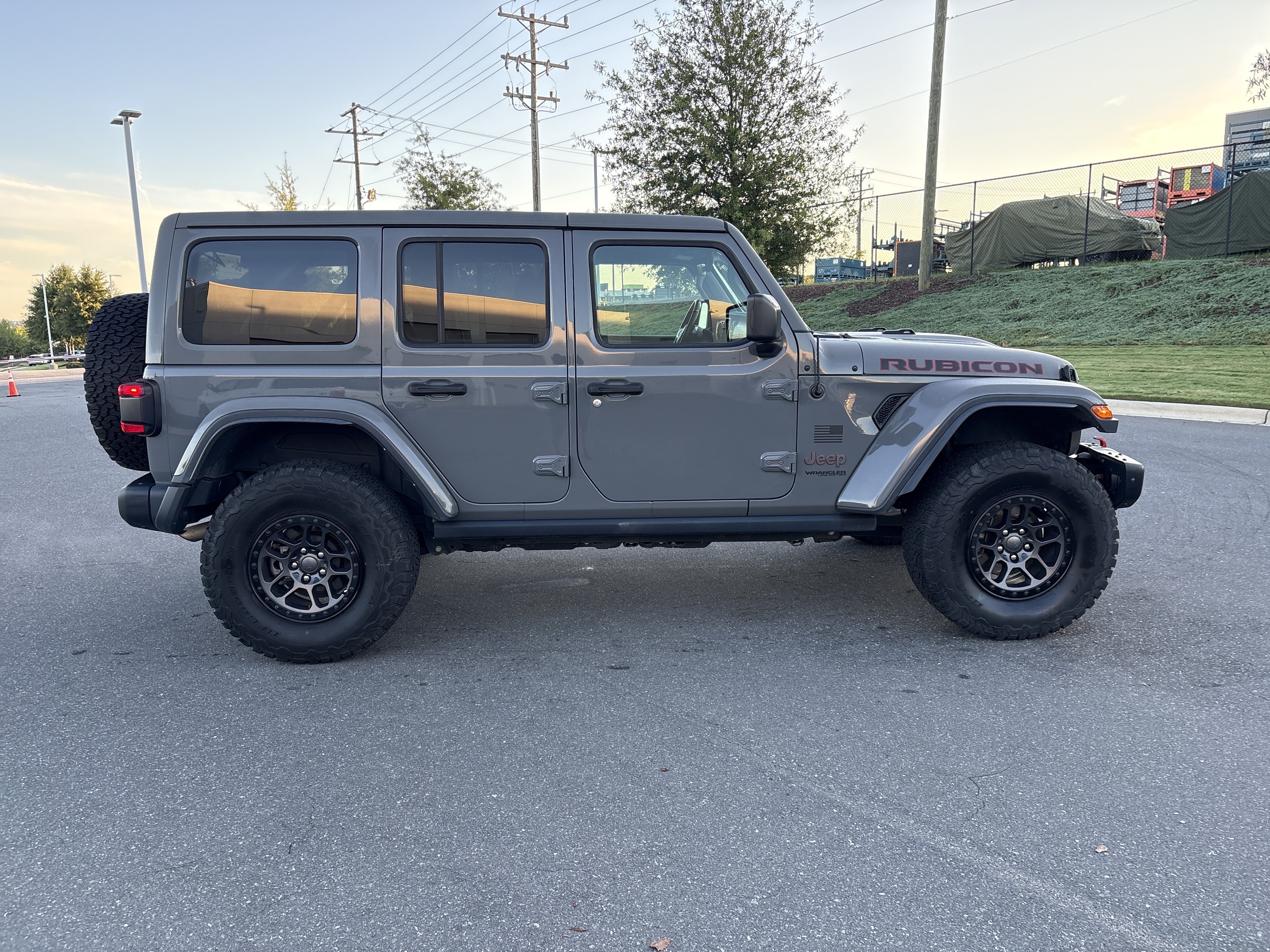 Used 2021 Jeep Wrangler Unlimited Rubicon w/ Xtreme Recon 35" Tire Package AWD/4WD image 15