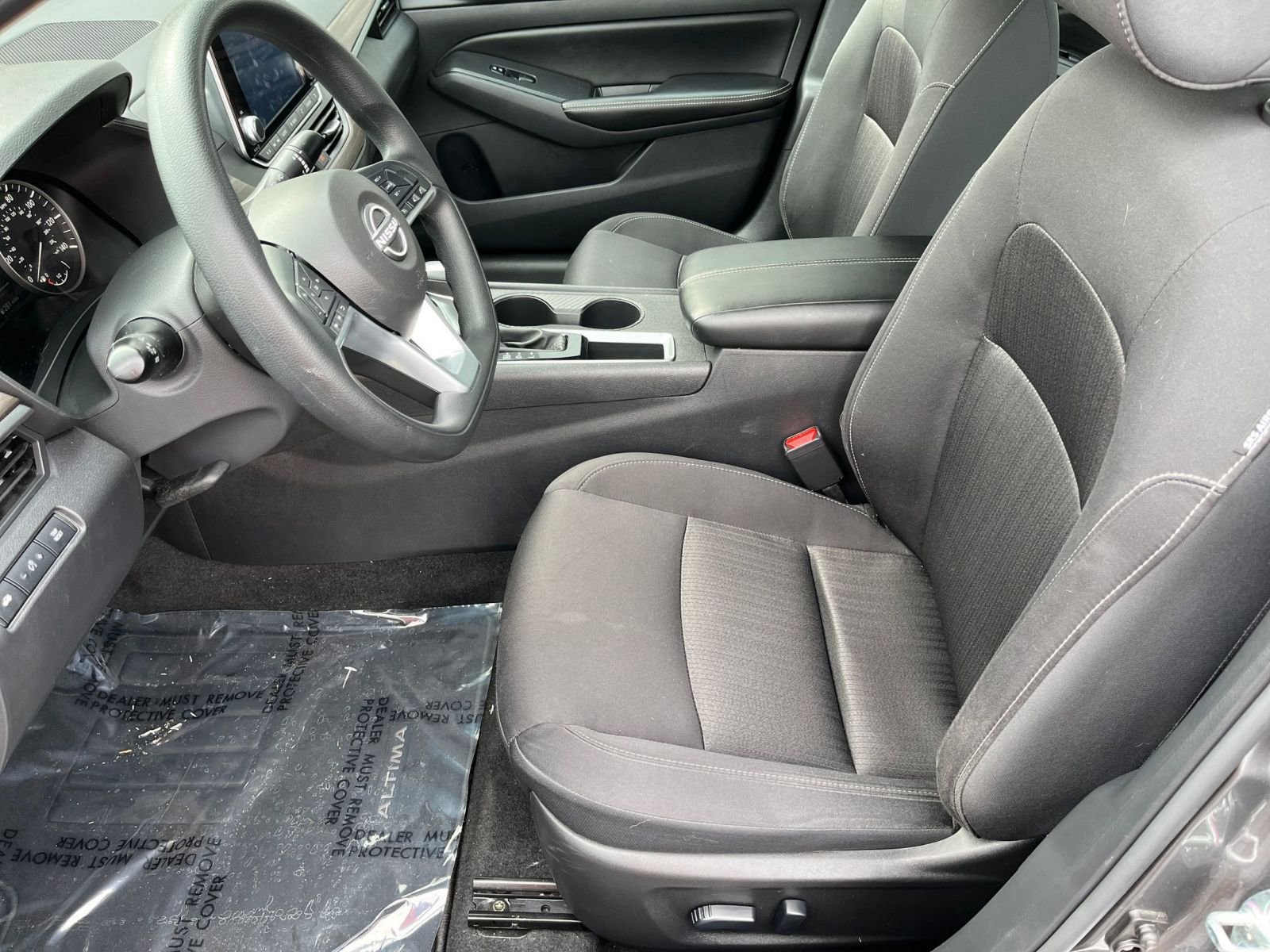 Used 2025 Nissan Altima 2.5 SV FWD image 24