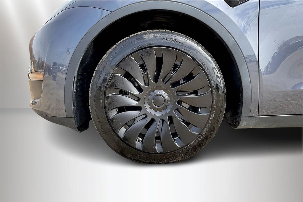 Used 2021 Tesla Model Y Long Range image 33