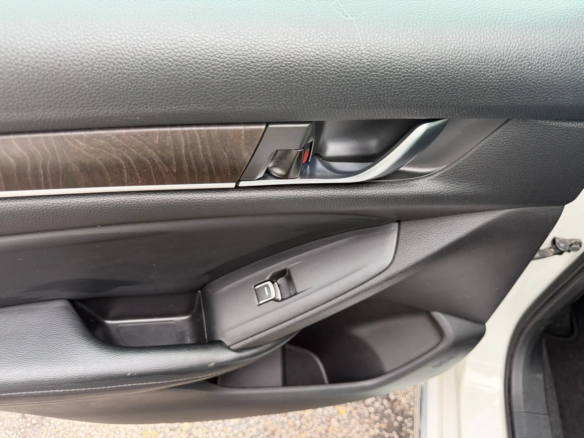 Used 2018 Honda Accord EX-L image 18