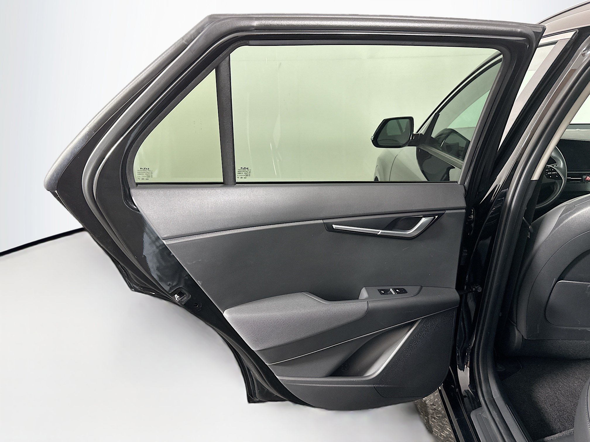 Used 2024 Kia Niro Wind w/ Wind Preserve Package FWD image 25