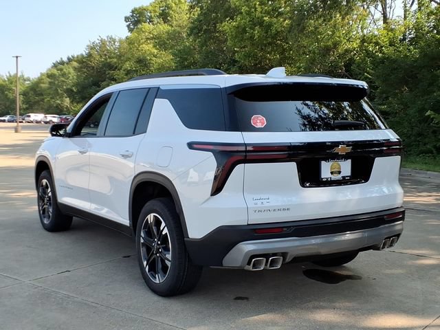 New 2027 Chevrolet Traverse LT w/ Sun and Wheel Package FWD image 3