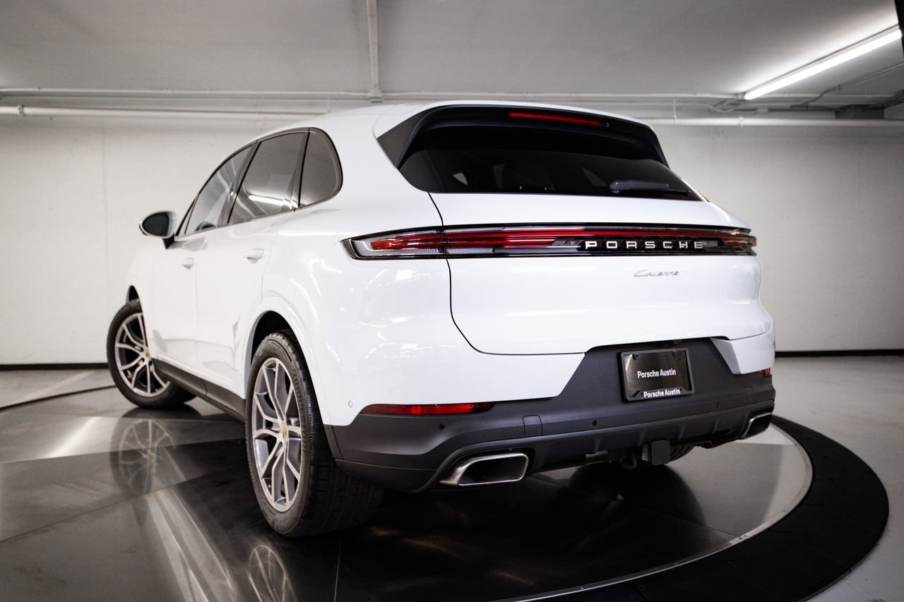 Certified 2025 Porsche Cayenne AWD/4WD image 3