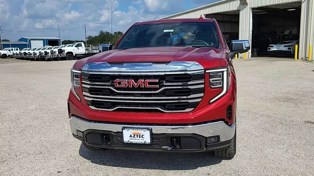 New 2026 GMC Sierra 1500 SLT image 3